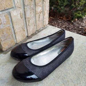 Micheal Kors dress shoes😃😃😃 Size 4